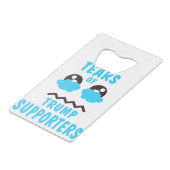 DES LARMES DE SUPPORTS TRUMP (Dos Angle)