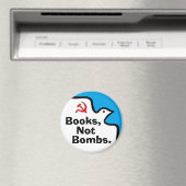 "Des Livres, Pas Des Bombes." Magnet (In Situ (Lave-vaisselle))