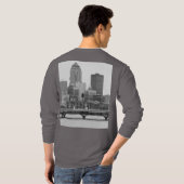 Des Moines en T-shirt en b&w (Dos entier)