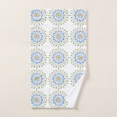 Des motifs floraux colorés (Serviette à main)