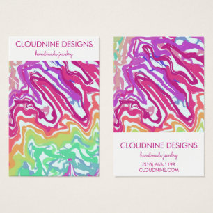 Des perles de peinture colorées portant des bijoux