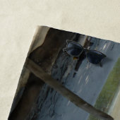 Des vêtements accrochés à un Serviette de plage d' (En situation)