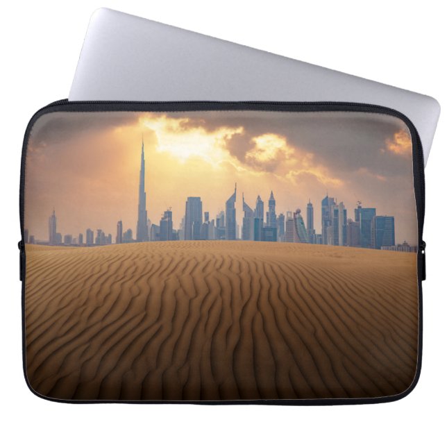 Deserts Dubai's Skyline View from Sand Dune Laptop Sleeve (Voorkant)