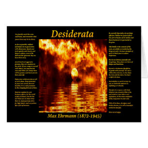 Desiderata orange fireball est au-dessus de la mer