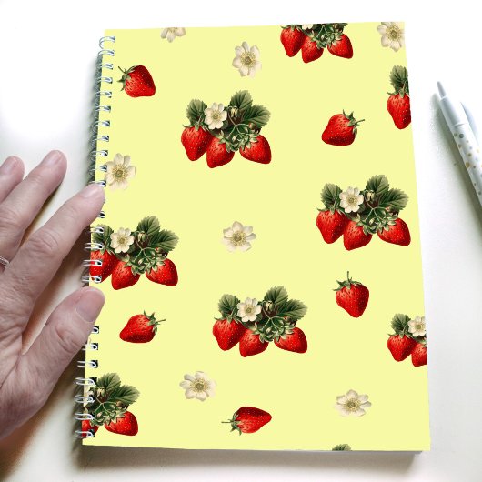 Design fraise sur carnet moderne simple jaune