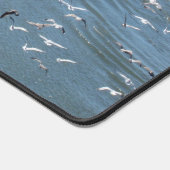 Desk Mat - Zeemeeuwen die over de oceaan stromen (Hoek)