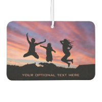 Personnes à Sunset sur mesure voiture air fraicheu