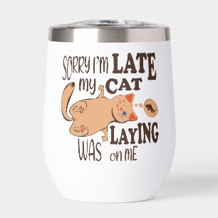 Désolé je suis en retard mon chat était allongé su