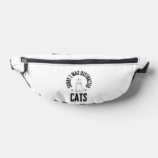 Désolé, j'étais distrait par les boutons de chats (Poser)