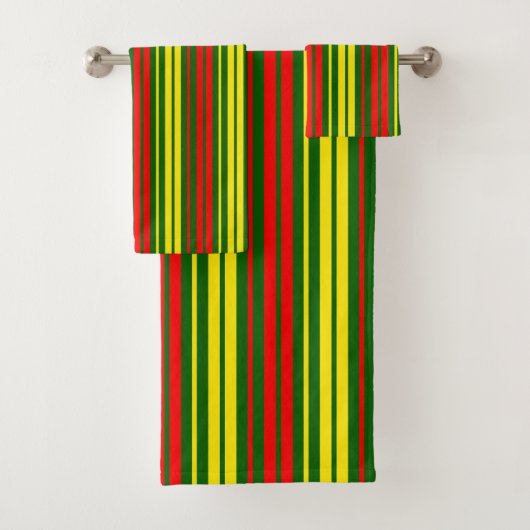 Dessin à rayures verticales vert jaune rouge   (En situation)