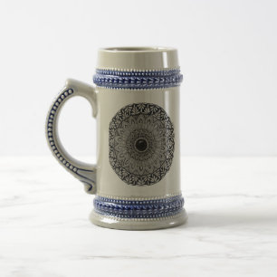 dessin de mandala sur tasse à bière
