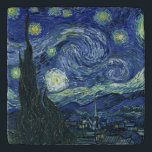 Dessous-de-plat Starry Night Vincent van Gogh Art Peinture<br><div class="desc">Vincent van Gogh (Néerlandais, 1853 - 1890) Starry Night, 1889, Huile sur toile Non encadré : 73 × 92 cm (28, 7 × 36, 2 po) Ce tableau représente la vue depuis la fenêtre est de la chambre d'asile de Van Gogh à Saint-Rémy-de-Provence, il ajoute un village aménagé. Il est...</div>