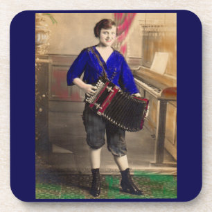 Dessous-de-verre 1920 jeune accordéoniste RPPC