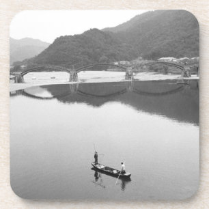 Dessous-de-verre Asie, Japon, Iwakuni. Pêcheurs et pont historique