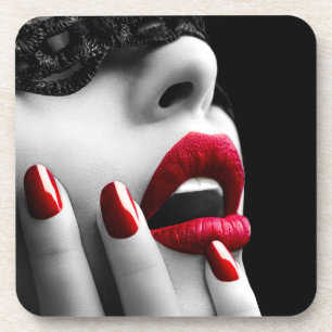 Dessous-de-verre Belle Femme Avec Masque De Dentelle Noire