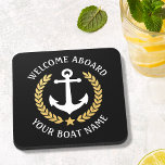 Dessous-de-verre Bienvenue à bord Nom du bateau Ancre Regal Gold La<br><div class="desc">Un élégant ensemble de casseroles à thème nautique avec l'accueil à bord et votre nom de bateau personnalisé, nom de famille ou autre texte souhaité. Doté d'une ancre de bateau conçue sur mesure avec des feuilles de laurier de style or et d'une étoile sur le noir royal ou facilement customiser...</div>