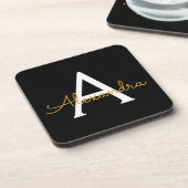 Dessous-de-verre Black Gold Modern Script Girl Monogramme Nom (Côté gauche)
