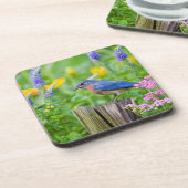 Dessous-de-verre Bluebird peins on fence post in flower garden (Côté gauche)