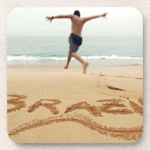 Dessous-de-verre BRÉSIL. Un homme barechest en maillot de bain