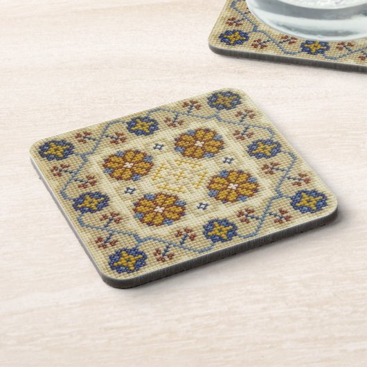 Dessous de verre brodé à faux point de croix (Côté gauche)