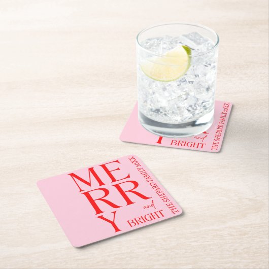 Dessous-de-verre Carré En Papier 2025 Modern Merry and Bright Red Pink Christmas (En situation)