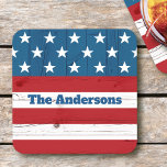 Dessous-de-verre Carré En Papier 4 juillet Rustic Wood American Flag Nom patriotiqu<br><div class="desc">Préparez-vous à célébrer notre pays en vous délassant avec votre boisson préférée sur ces dessous de verre de papier de marque patriotique et graphique. La typographie bleu marine recouvre des rayures rustiques, vintages, graphiques, rouges et blanches et des étoiles blanches sur bleu, drapeau américain patiné pays boisé arrière - plan...</div>