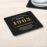Dessous-de-verre Carré En Papier 60th Birthday Born 1963 Ajouter Nom Black Gold<br><div class="desc">Anniversaire personnalisé ajoutez votre nom et votre dessous de verre d'année. Modifiez le nom et l'année avec le modèle fourni. Un merveilleux accessoire de fête d'anniversaire personnalisé. Plus de cadeaux et de fournitures de fête disponibles avec le design "de normes de fixation" dans le magasin.</div>