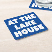 DESSOUS-DE-VERRE CARRÉ EN PAPIER AU LAKE HOUSE (Incliné)