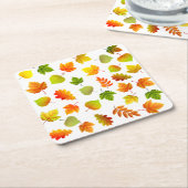 Dessous-de-verre Carré En Papier Belles feuilles d'automne sur blanc (Incliné)