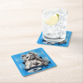 Dessous-de-verre Carré En Papier chien dodu mangeant à la table (En situation)