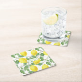 Dessous-de-verre Carré En Papier Citron motif nom personnalisé jaune (En situation)