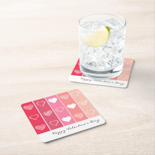 Dessous-de-verre Carré En Papier Coeurs blancs modernes rayures rouges et roses Val (En situation)