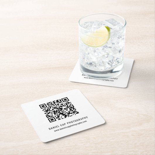 Dessous-de-verre Carré En Papier Custom Business QR Code (En situation)