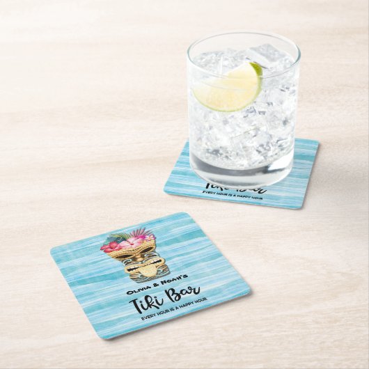 Dessous-de-verre Carré En Papier Fiançailles Mariage du Tiki Bar Monogrammé (En situation)