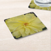 Dessous-de-verre Carré En Papier Fleur Macro Jaune Dahlia (Incliné)