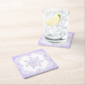 Dessous-de-verre Carré En Papier flocon de neige violet clair et coeur étincelant (En situation)