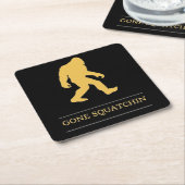 Dessous-de-verre Carré En Papier Grand Squatchin allé par pied drôle Sasquatch (Incliné)