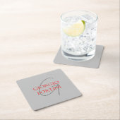 Dessous-de-verre Carré En Papier Gris Rouge Votre nom Monogramme initial Moderne (En situation)