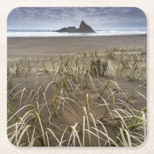 Dessous-de-verre Carré En Papier Île de la plage Panatahi de Karekare, côte oue