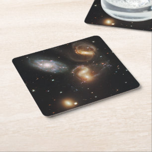 Dessous-de-verre Carré En Papier Le Quintette de Stephan : Une épave galactique