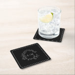 Dessous-de-verre Carré En Papier Mariage de monogramme moderne noir blanc poitrine<br><div class="desc">Un dessous de verre mariage unique ! Nous aimons ce Dessous de verre de papier Carré de Monogram Mariage Black White Lafy Crest ! Simple, élégant et oh-so-joli, il présente une couronne feuilletée dessinée à la main encerclant un monogramme mariage moderne. Il est personnalisé en typographie élégante. Enfin, il est...</div>