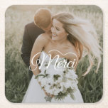 Dessous-de-verre Carré En Papier Mariage Photo Merci Beaucoup Classic<br><div class="desc">Ajoutez une touche d'élégance intemporelle à votre fête mariage avec notre Dessous de verre papier Carré Mariage Photo Merci Beaucoup Classic. Ce dessous de verre magnifiquement ouvragé présente un design photo saisissant, à la fois sophistiqué et polyvalent, ce qui en fait un complément parfait à tout thème mariage. Personnalisez le...</div>