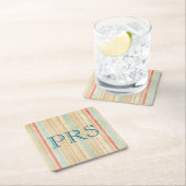 Dessous-de-verre Carré En Papier Monogramme Rayures Usées (En situation)