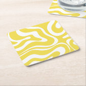 Dessous-de-verre Carré En Papier Motif Abstrait Retro Liquid Swirl en jaune (Incliné)