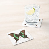 Dessous-de-verre Carré En Papier Papillon vert de machaon (En situation)