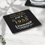 Dessous-de-verre Carré En Papier Personnalisé 70e anniversaire Né 1955 Noir Vintage<br><div class="desc">Un dessous de verre de papier classique personnalisé pour cette célébration d'anniversaire pour quelqu'un né en 1955 et à l'âge de 70 ans. Ajoutez le nom à ce design vintage de style rétro noir, blanc et or pour un cadeau de 70ème anniversaire personnalisé. Modifiez facilement le nom et l'année avec...</div>