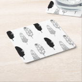 Dessous-de-verre Carré En Papier Plumes noires et blanches (Incliné)