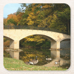 Dessous-de-verre Carré En Papier Pont arc-en-ciel en automne au Grove City College