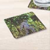 Dessous-de-verre Carré En Papier Sasquatch (Bigfoot) dans la nature (Incliné)