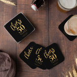 Dessous-de-verre Carré En Papier Soirée d'anniversaire personnalisée pendant 50 ans<br><div class="desc">Le script de typographie moderne or audacieux applaudit à 50 ans texte de fête d'anniversaire de café noir personnalisé. N'importe quel âge jalon fête d'anniversaire fournit et merci faveurs.</div>